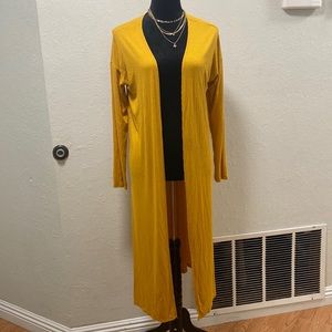 🌷5/$25 Mustard cover up